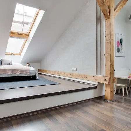 Ultimate 1 Experience - Duplex, Roof Terrace, Castle View, Free Parking Over Weekends, Ac! Прага