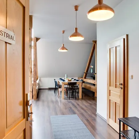 Ultimate 1 Experience - Duplex, Roof Terrace, Castle View, Free Parking Over Weekends, Ac! Praha