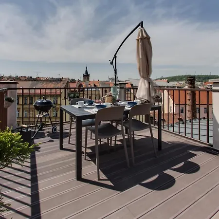 شقة Ultimate 1 Experience - Duplex, Roof Terrace, Castle View, Free Parking Over Weekends, Ac! براغ