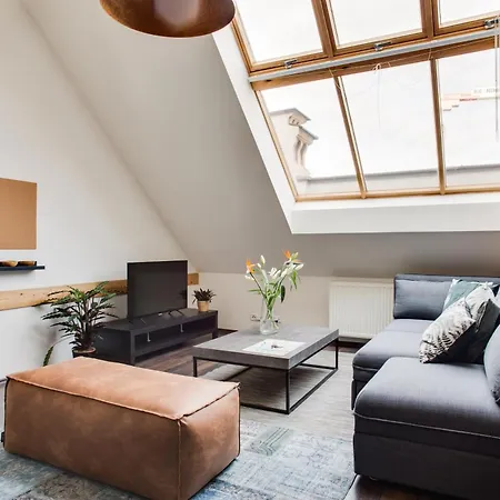 Ultimate 1 Experience - Duplex, Roof Terrace, Castle View, Free Parking Over Weekends, Ac! Praha