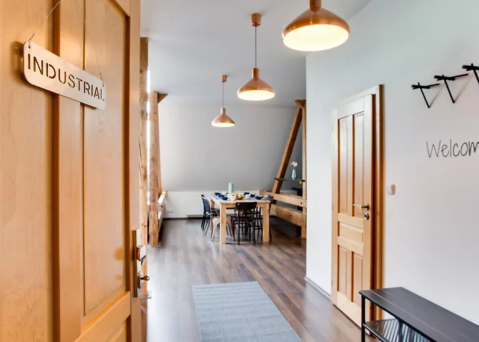 Ultimate 1 Experience - Duplex, Roof Terrace, Castle View, Free Parking Over Weekends, Ac! Prague