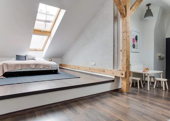 Ultimate 1 Experience - Duplex, Roof Terrace, Castle View, Free Parking Over Weekends, Ac! Prague
