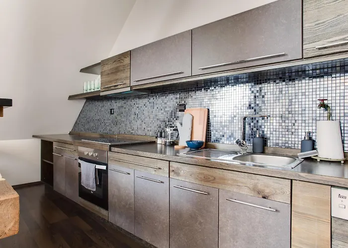 Ultimate 1 Experience - Duplex, Roof Terrace, Castle View, Free Parking Over Weekends, Ac! Apartment Prague